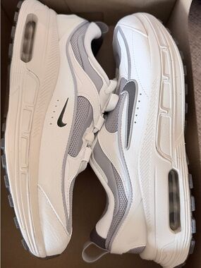 Nike Air Max Bliss NN Wolf Grey Women’s Size 9.5 NEW